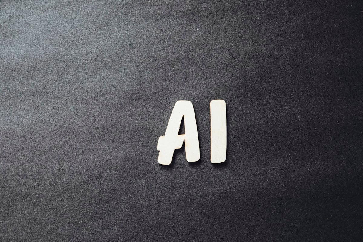 Agent IA analysant des