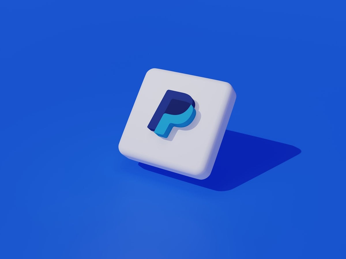 Siège de PayPal, intelligence
