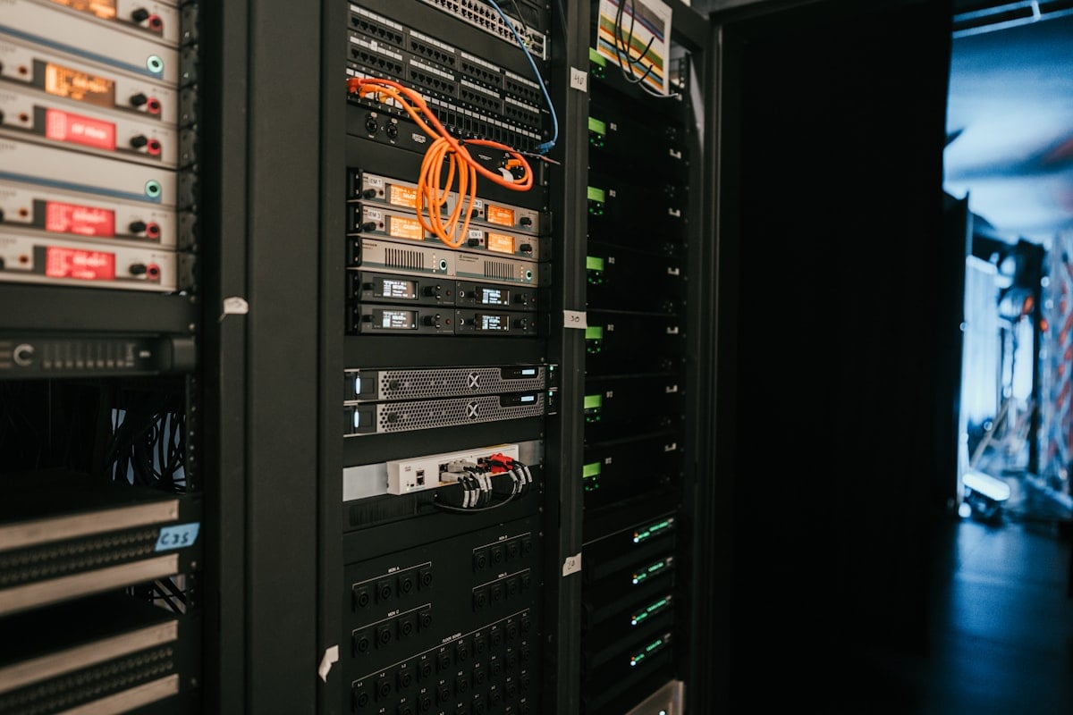 Serveurs informatiques démantelés