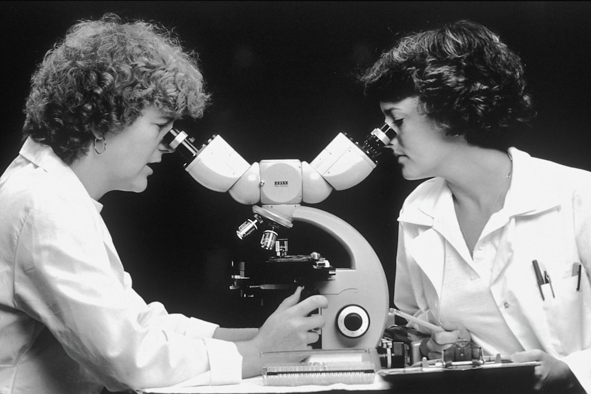 Microscope laboratoire biologie