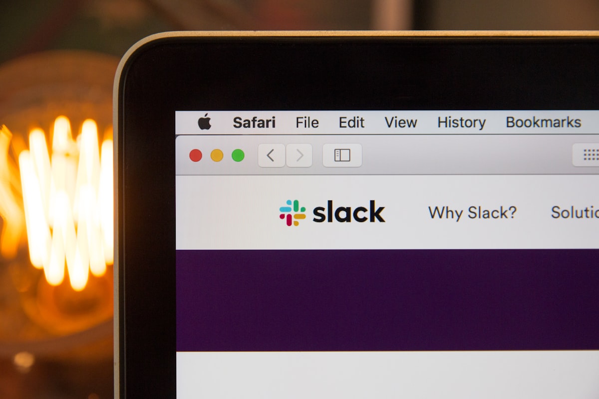 Slack + IA : comment Claude Tag espionne (gentiment) votre entreprise ?