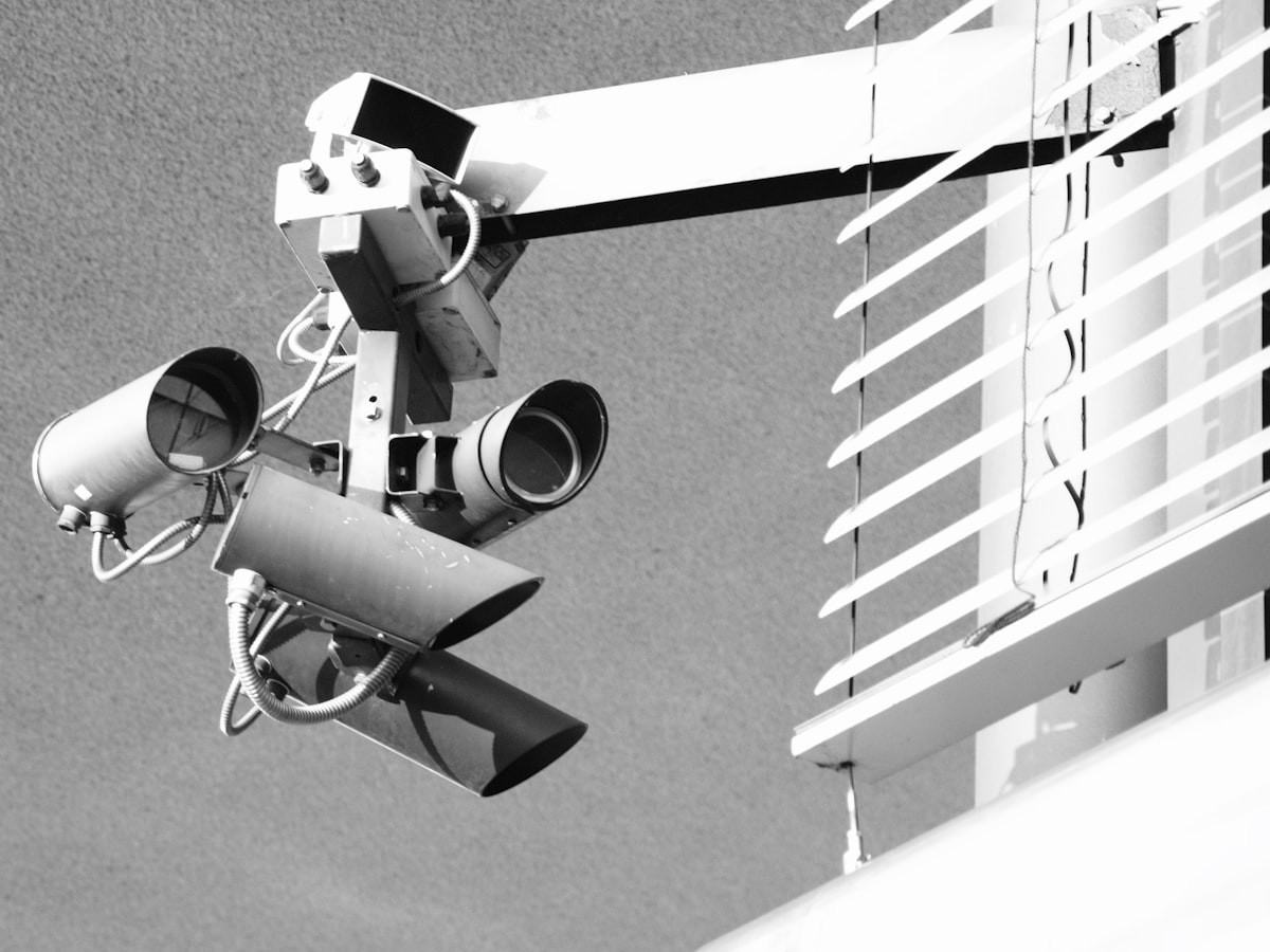 Quand la surveillance américaine cible les anti-data centers : l'IA devient un prétexte ?