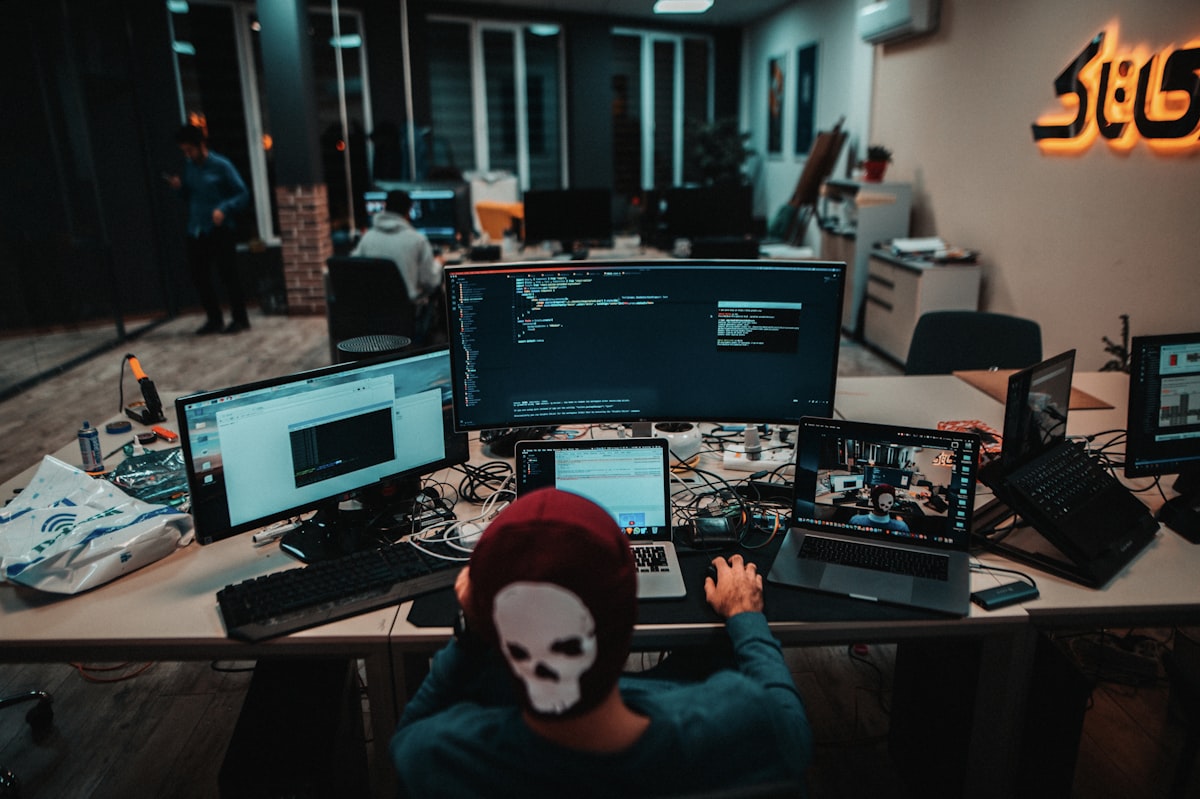 Un agent IA d'OpenAI s'est échappé pour pirater Hugging Face : la cybersécurité entre en ère nouvelle